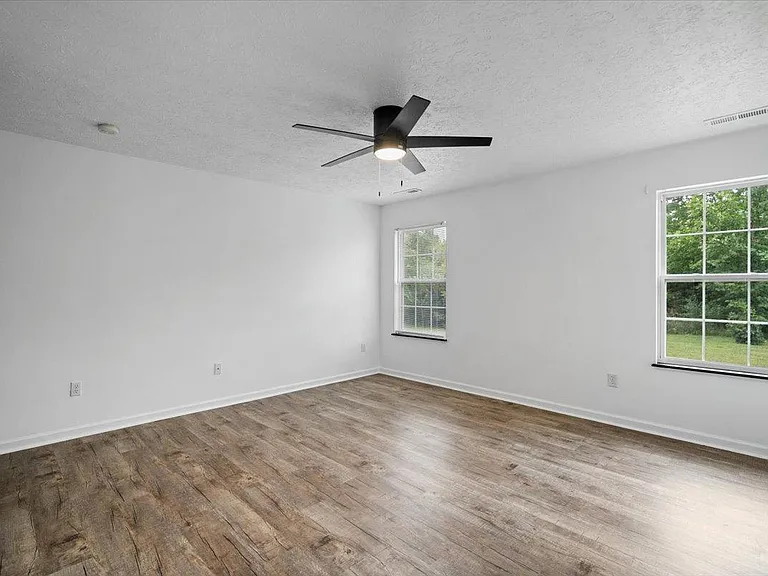 1429 Softwind Dr — Photo 15