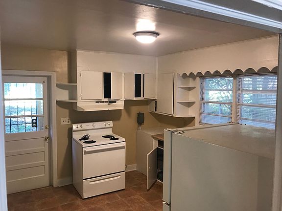 4th image of 258 Charlesworth Ave