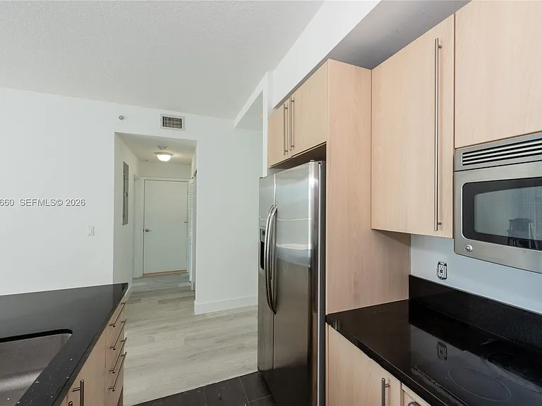 79 SW 12th St #1105 — Photo 8