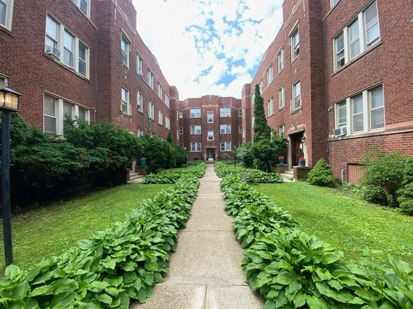 1345 W Touhy Ave APT 2S, Chicago, IL 60626