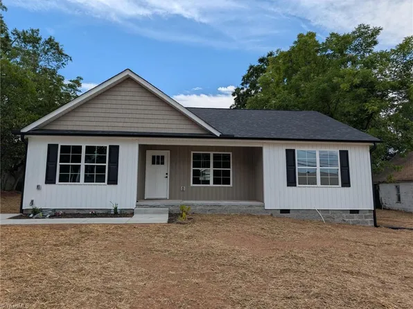 408 E Main St, Yadkinville, NC 27055