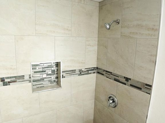 3rd image of 1802 Norma Ln #4