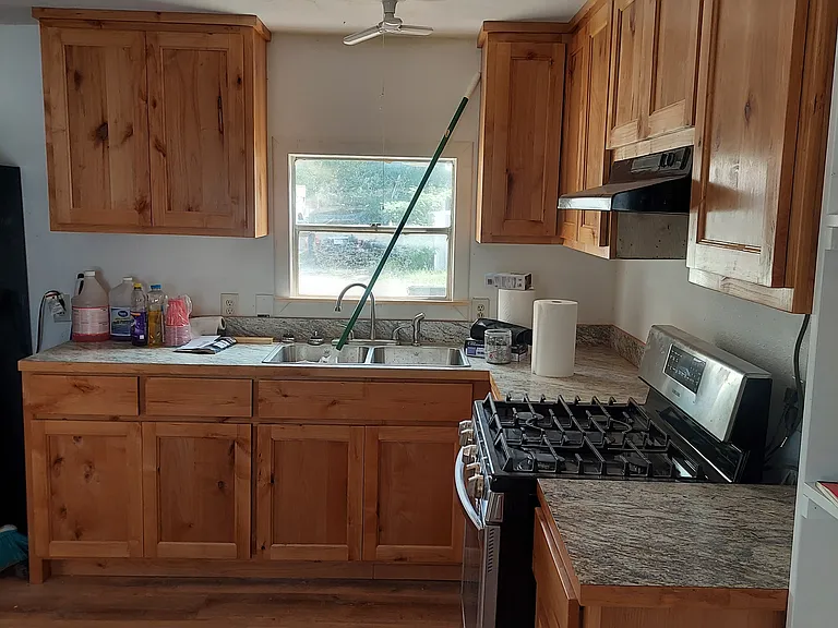 608 Humphrey St — Photo 11