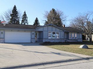 7519 S 73rd St, Franklin, WI 53132