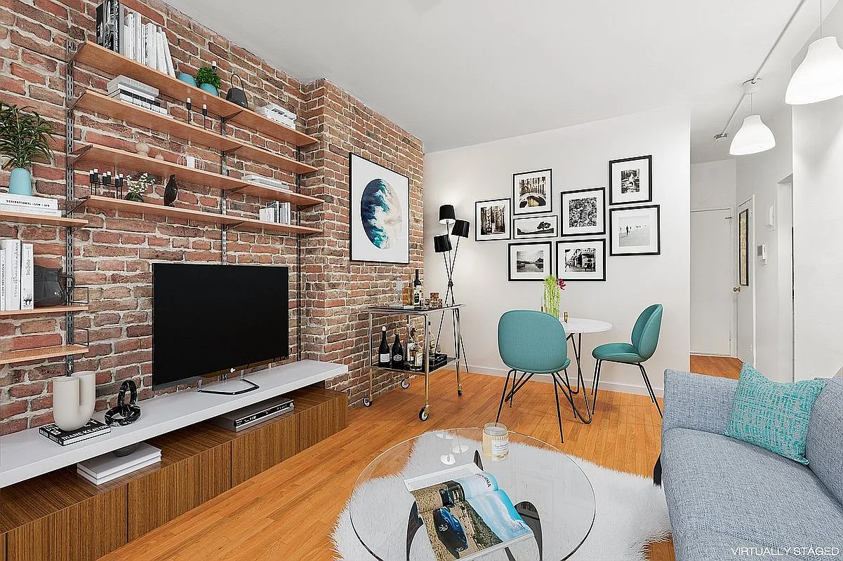 236 E 28th St APT 4C photo 1