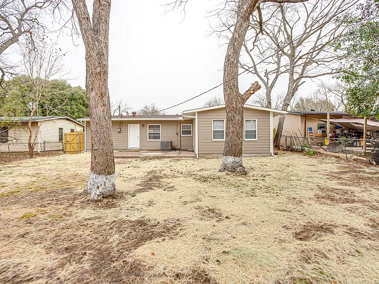 2518 Winthrop Dr — Photo 20