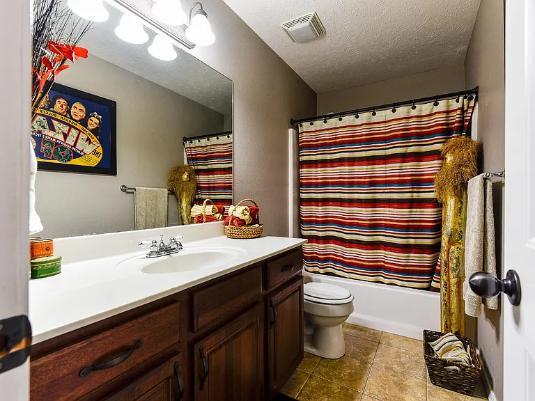 370 Southwoods Way — Photo 30