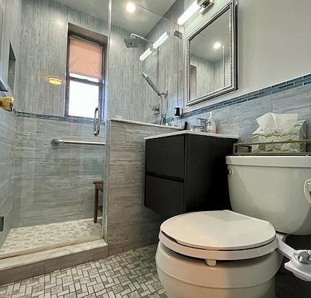 2nd image of 2140 Knapp St APT 4G