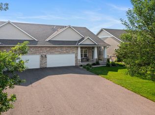 17233 Eagleview Dr, Farmington, MN 55024