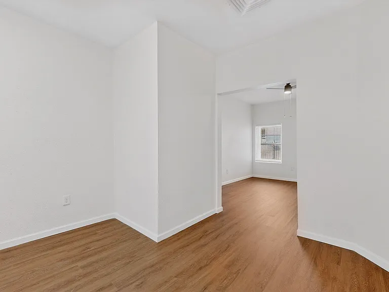 424 Broadway Blvd SE — Photo 12