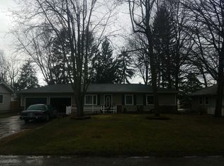 222 Kingsberry Ct, Blissfield, MI 49228