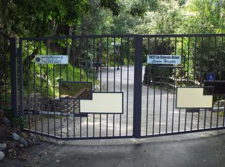 1927 La Cuesta Dr, Santa Ana, CA 92705