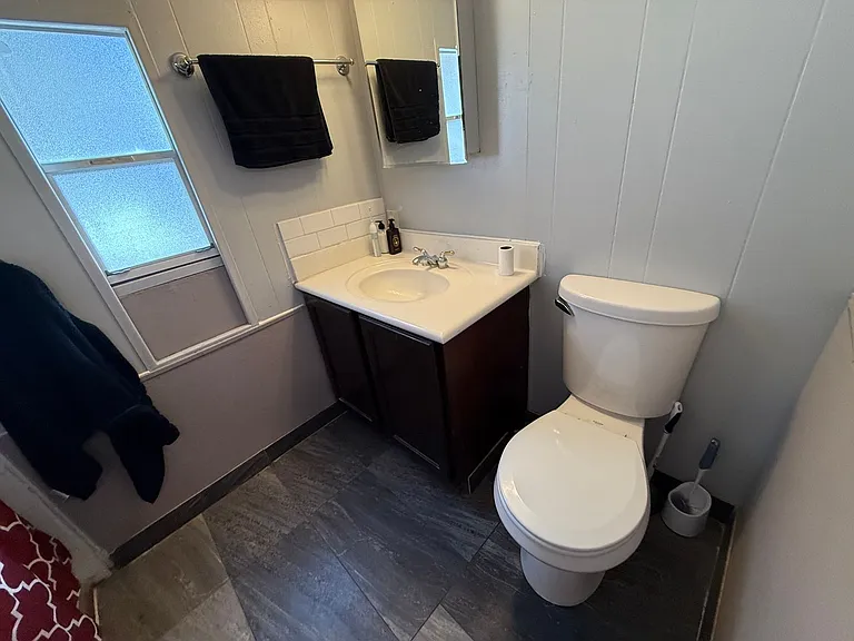 809 Newark St — Photo 12