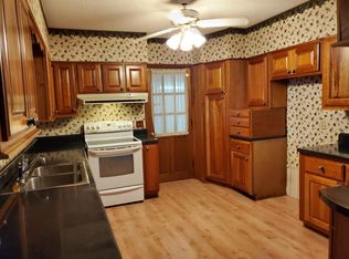 572 Neal Dr, Rossville, GA 30741