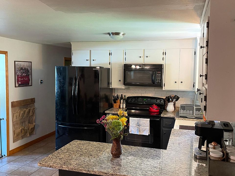 1st image of 14 Jo Ellen Dr