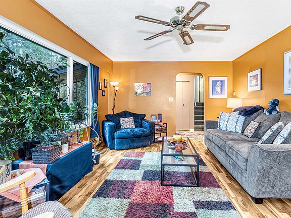 5th image of 12146 Rothsay St