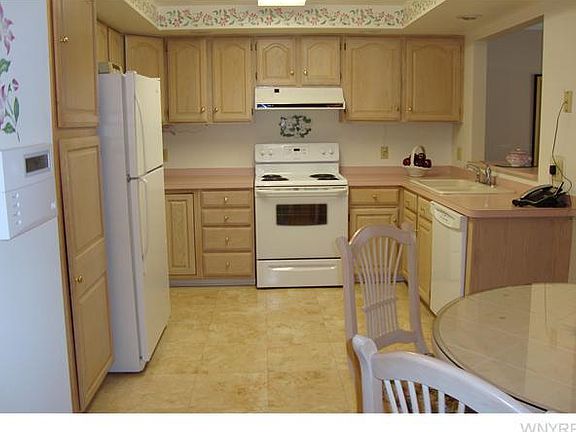 3rd image of 29 N Hill Dr