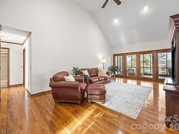 5th image of 49449 River Run Rd