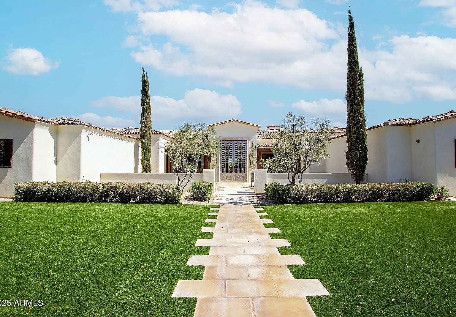 5 bed, 4.5 bath, 6832 sqft, $35,000 — Photo 1