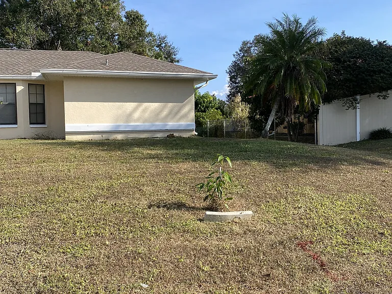 1474 Dewitt St — Photo 3