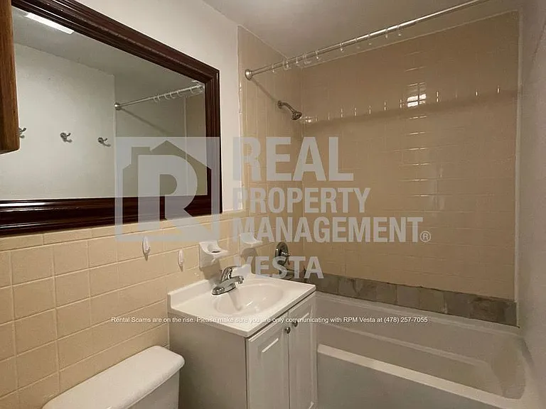 2875 Barrett Ave — Photo 11