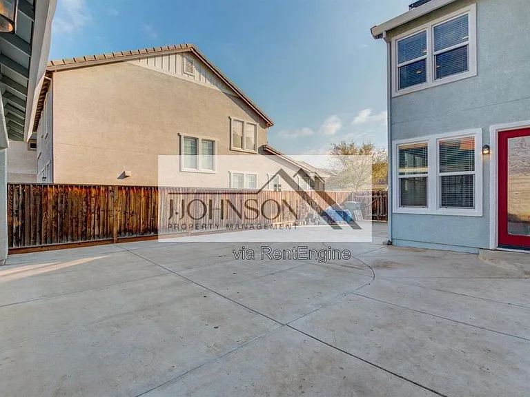 2673 Merchant Dr — Photo 15