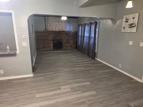 4th image of 2099 Wyandotte Ave