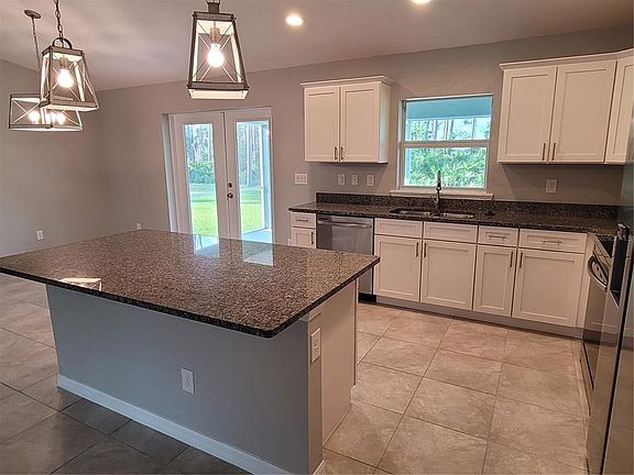 4th image of 13481 Drysdale Ave