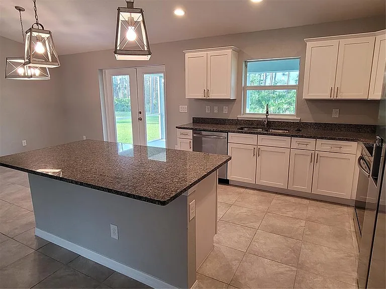 13481 Drysdale Ave — Photo 4