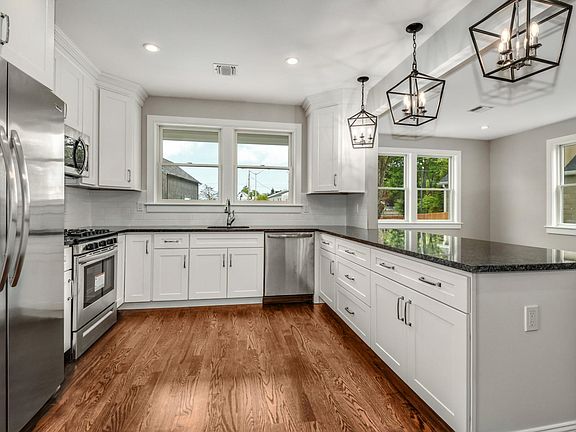 2nd image of 27 Irving Pl #2