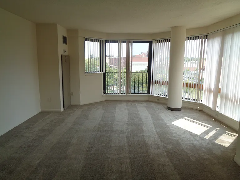 Carmel Plaza — Photo 25