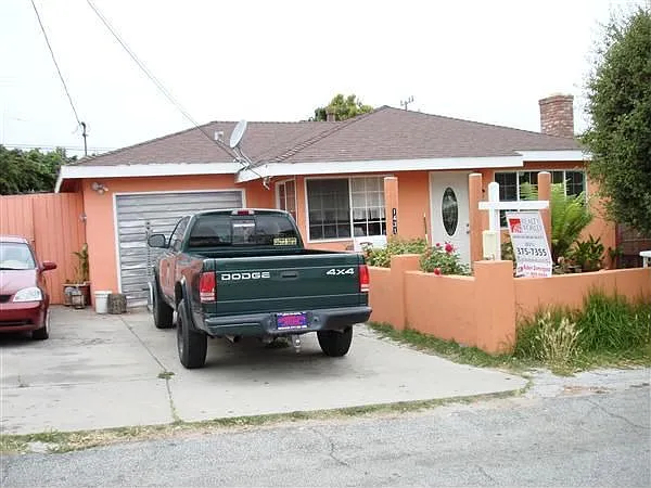1431 Kenneth St photo 1