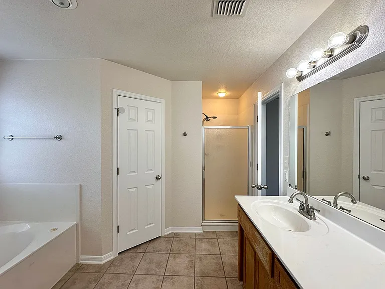 2709 Hydrangea Ave — Photo 24
