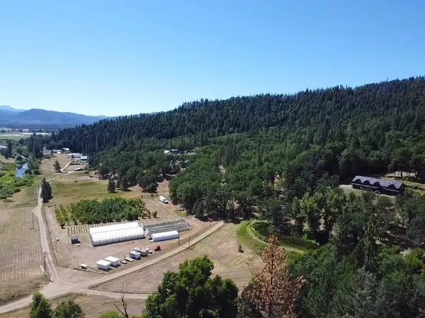 241 Drinkwater Gulch Rd, Hayfork, CA 96041