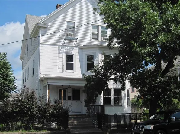 120-122 East St, Pawtucket, RI 02860