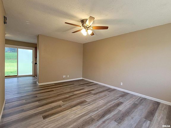 2nd image of 709 W 59th St