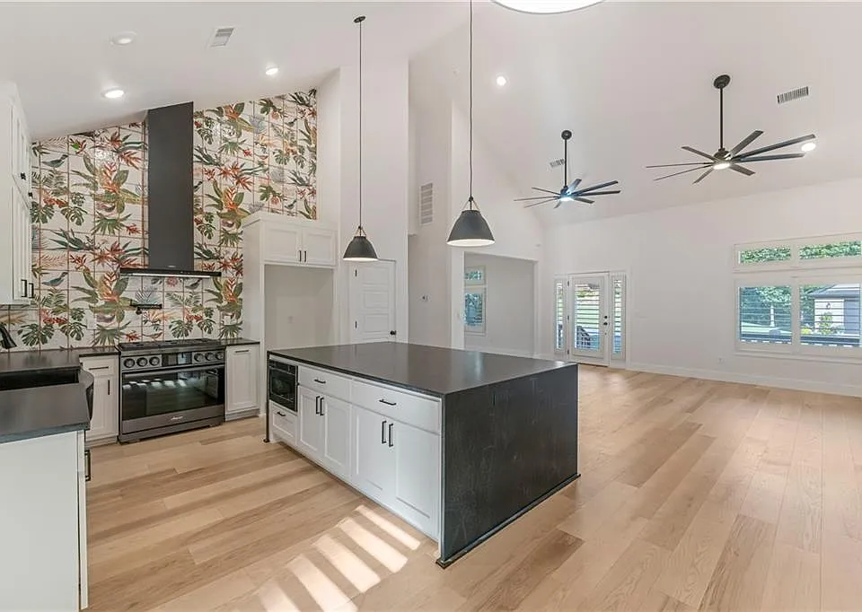 45 Westmorland Dr