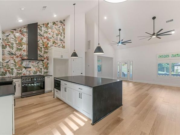 45 Westmorland Dr