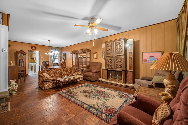 Sold by Behfar Team LLC | media 1