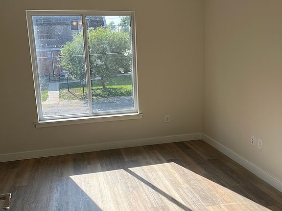 5th image of 1011 N Columbus St Unit E