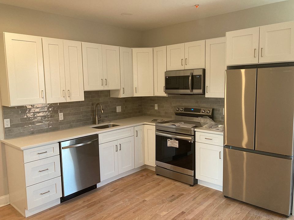 1st image of 544 E Girard Ave #1
