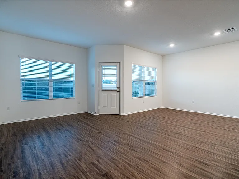 7100 Dancing Wind Ln — Photo 4