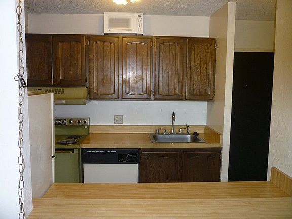 2nd image of 1700 Civic Center Dr APT 609