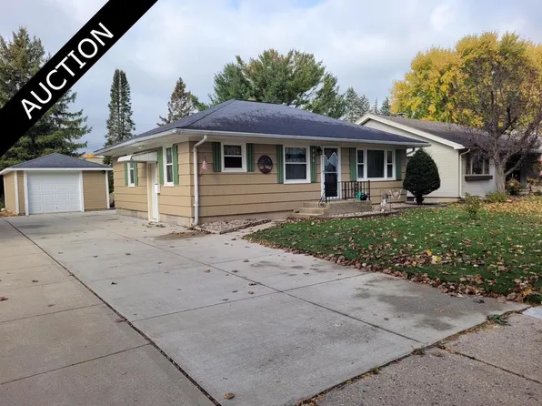 808 Grove Street, Beaver Dam, WI 53916