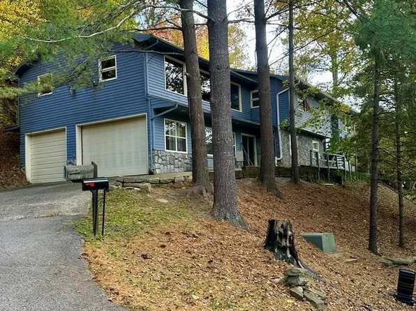 416 Right Penhook Rd, Harold, KY 41635