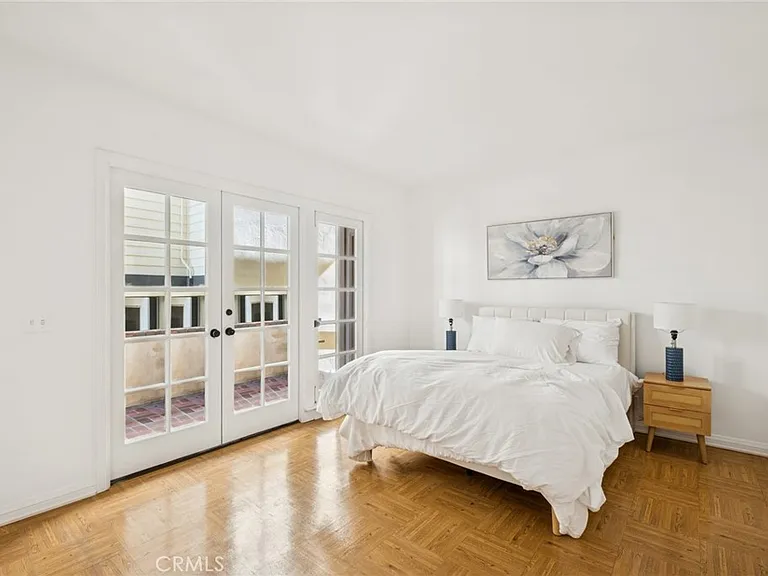 1214 E Balboa Blvd — Photo 11