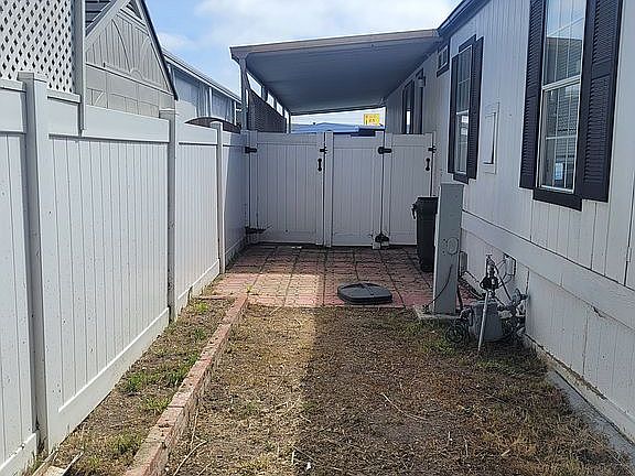 2nd image of 15621 Beach Blvd