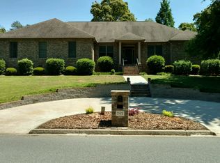 202 Creekside Dr, Warner Robins, GA 31088