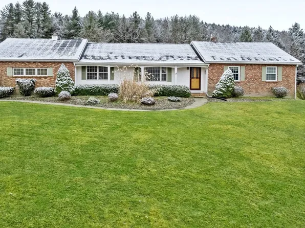 124 Sheedy Rd, Vestal, NY 13850