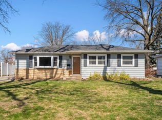 1002 Melrose Dr, Cedar Falls, IA 50613